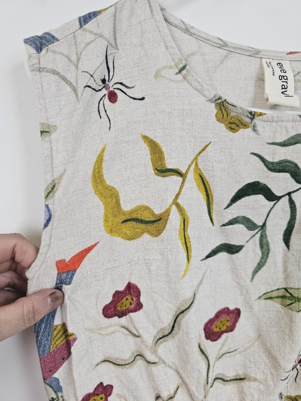 Eve Gravel "Creatures In The Garden " Whimsical Insect Botanical Crop Top Linen - Picture 8 of 9